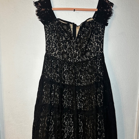 Lulu’s Lace off the shoulder Dress - Picture 2 of 4
